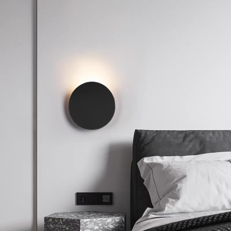 Modern Wall Fixture with Curved Profile (W/18-BK-Y)