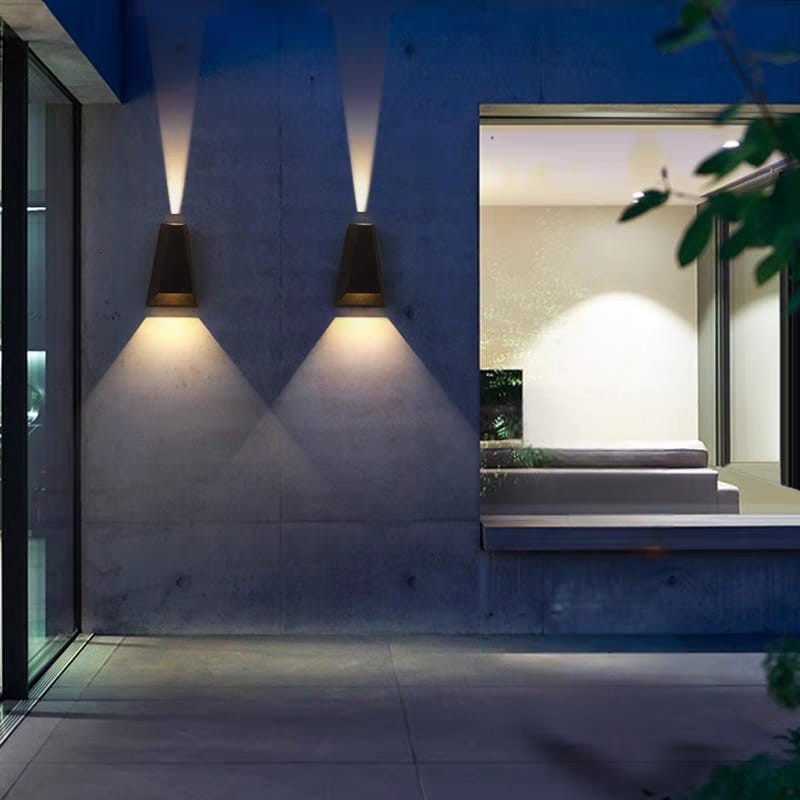 Architectural Wall Light with Directional Beam (W/856-BK-Y)