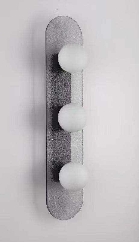 CONTEMPORARY WALL LIGHT