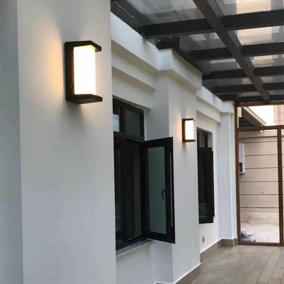 Sleek Black Outdoor Wall Light (W/1869-BK-Y)