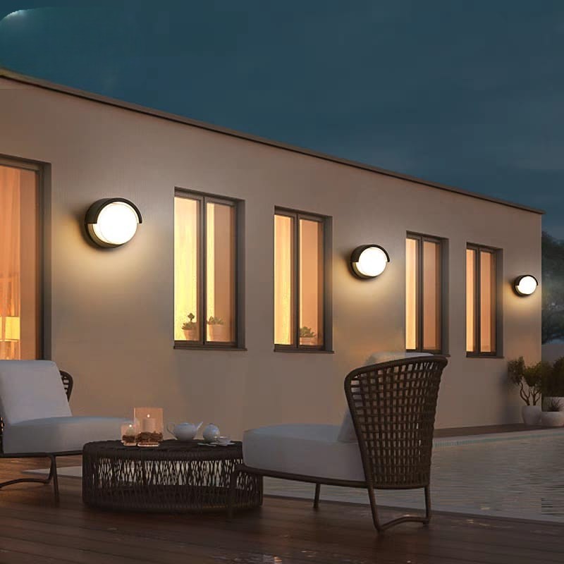 Round Black Wall Light (W/840-BK-Y)