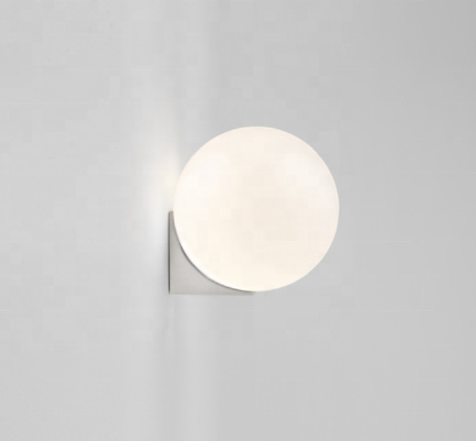 Single Globe Wall Light (WH/BK/GB/SC)
