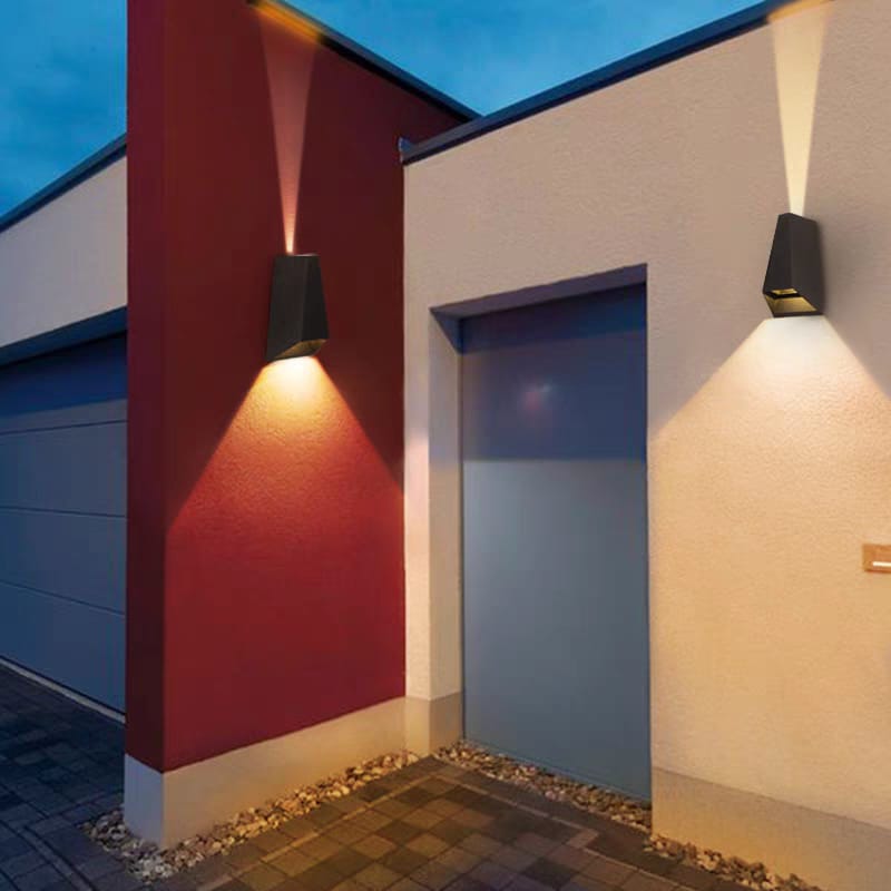 Architectural Wall Light with Directional Beam (W/856-BK-Y)