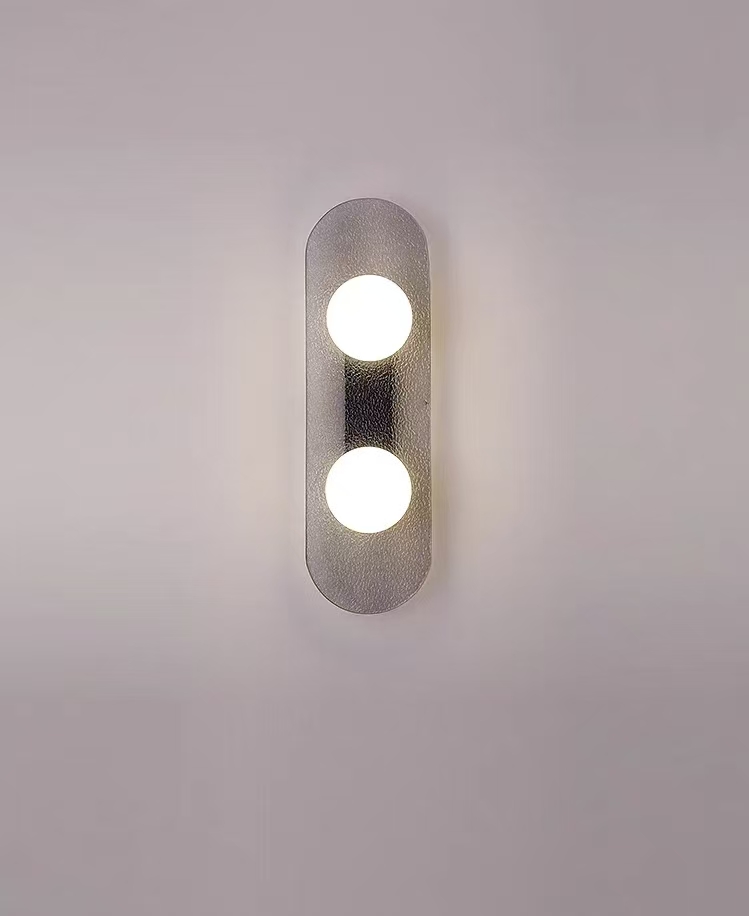 CONTEMPORARY WALL LIGHT