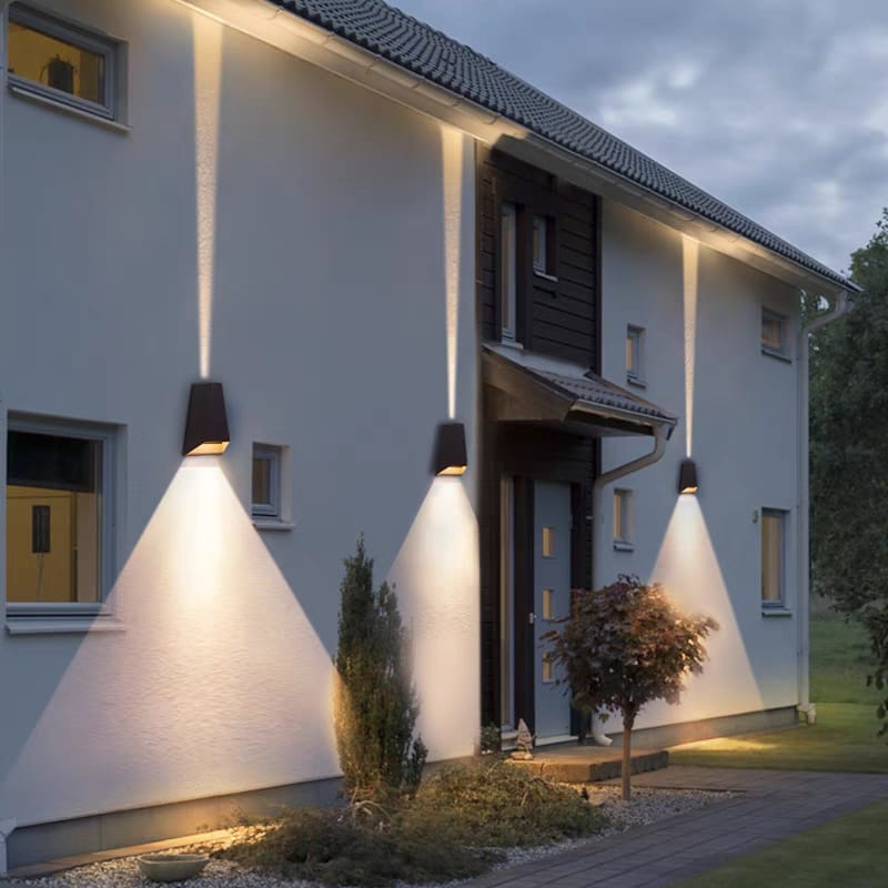 Architectural Wall Light with Directional Beam (W/856-BK-Y)